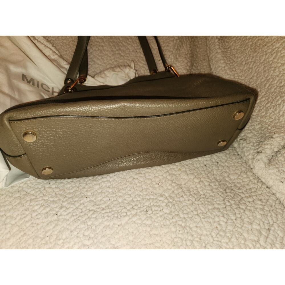 Michael Kors Raven Large Shoulder Bag Tote - Picture 4 of 10